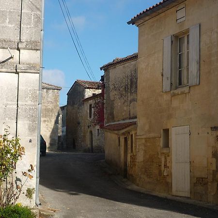 Chambres D'Hotes L'En Haut Des Vignes Mérignac Εξωτερικό φωτογραφία