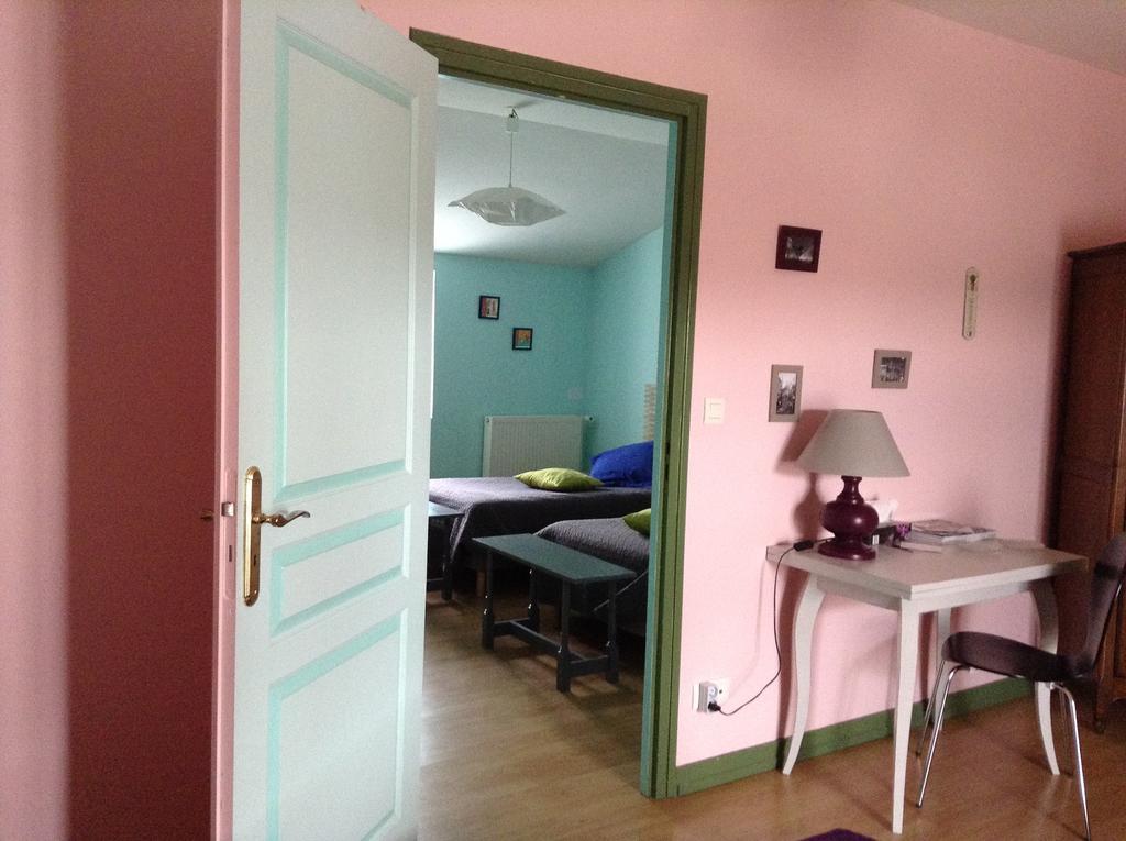 Chambres D'Hotes L'En Haut Des Vignes Mérignac Δωμάτιο φωτογραφία