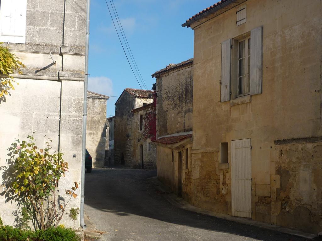 Chambres D'Hotes L'En Haut Des Vignes Mérignac Εξωτερικό φωτογραφία