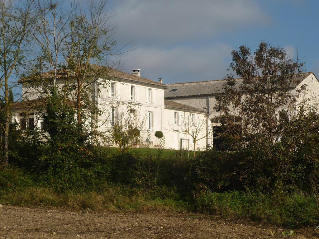 Chambres D'Hotes L'En Haut Des Vignes Mérignac Εξωτερικό φωτογραφία