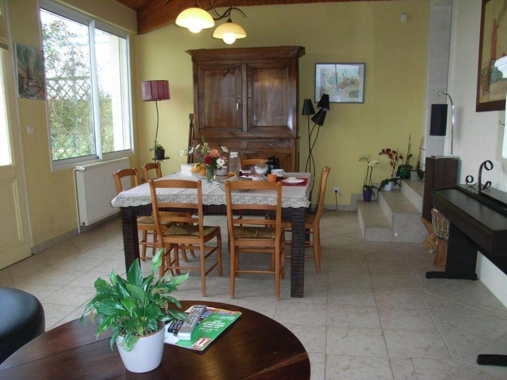 Chambres D'Hotes L'En Haut Des Vignes Mérignac Εξωτερικό φωτογραφία
