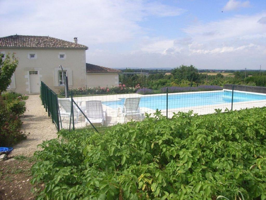 Chambres D'Hotes L'En Haut Des Vignes Mérignac Εξωτερικό φωτογραφία